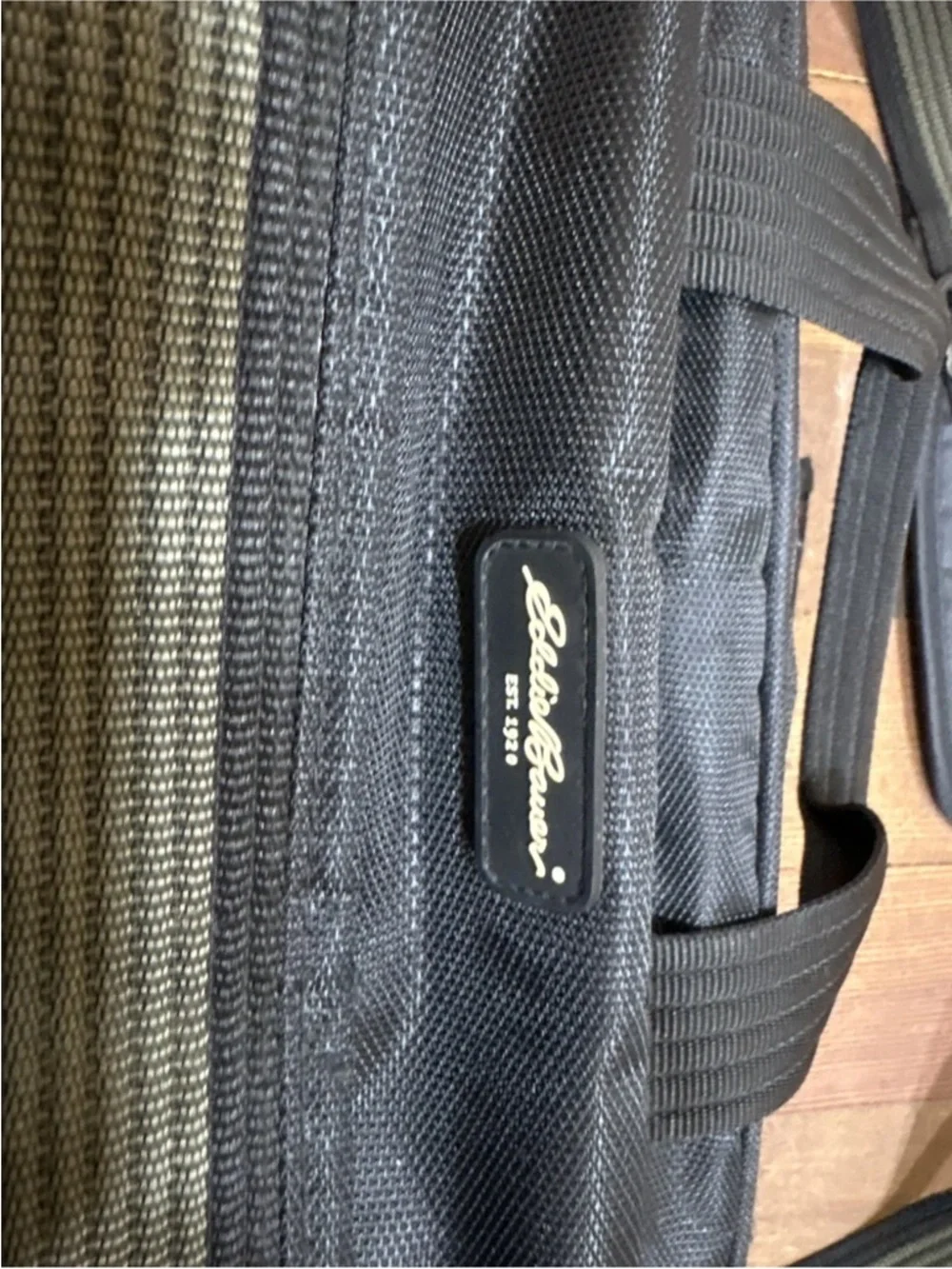 Eddie Bauer  Small Travel Carry On Duffle Bag great condition! Unisex flight bag
